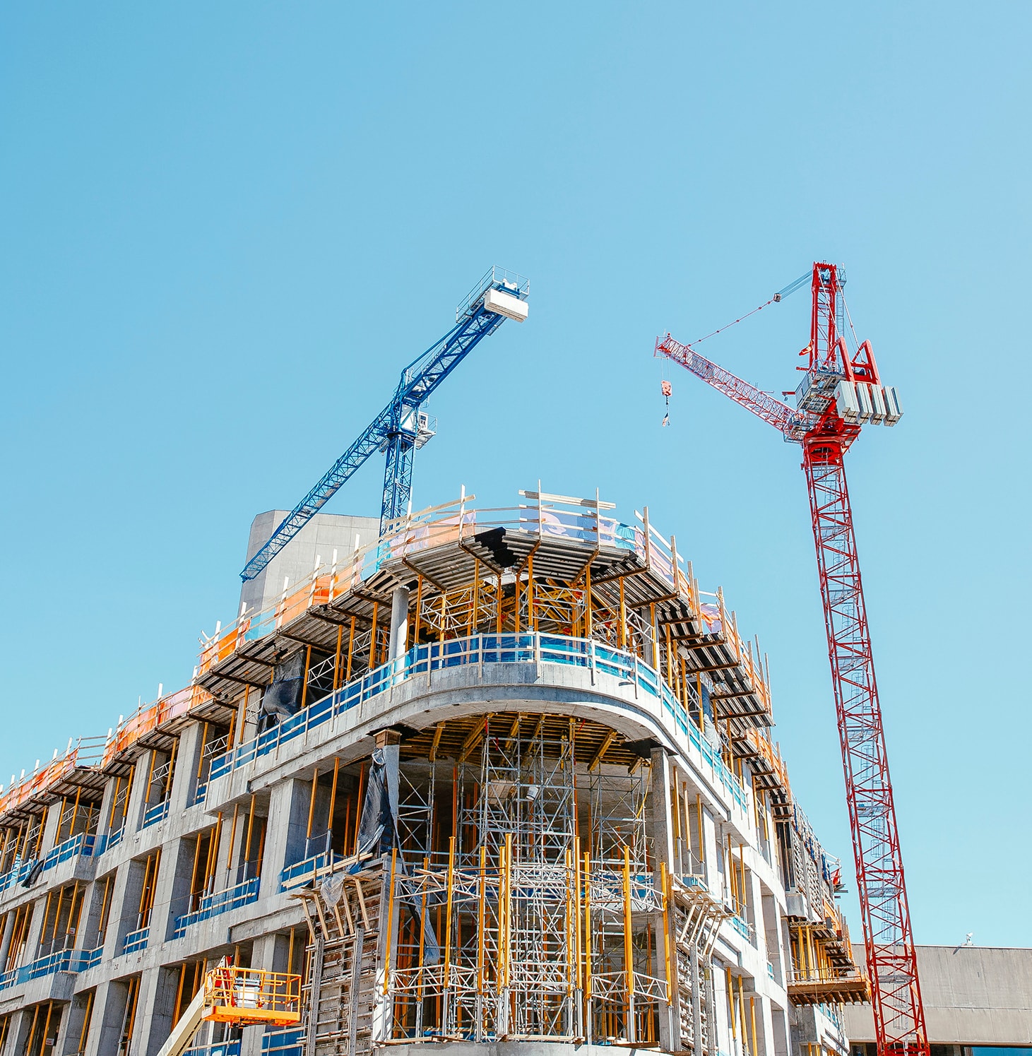 Chantier de construction avec grues